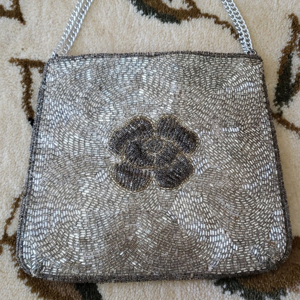 Vintage Hand Beaded unbranded Purse Made in Korea (50s) silver 3D bead flower